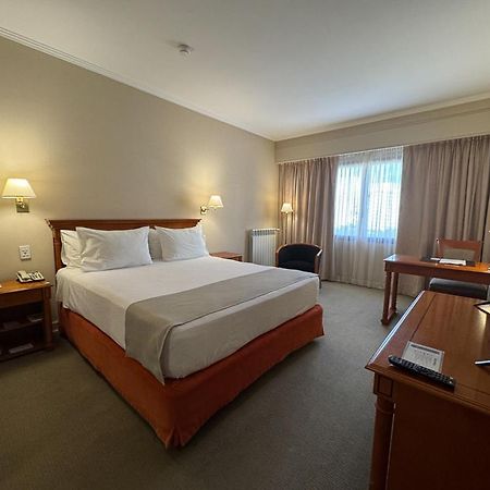 Austral Plaza Hotel Comodoro Rivadavia Exterior photo